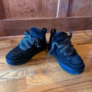 UGG Women’s Lowmel Sneaker